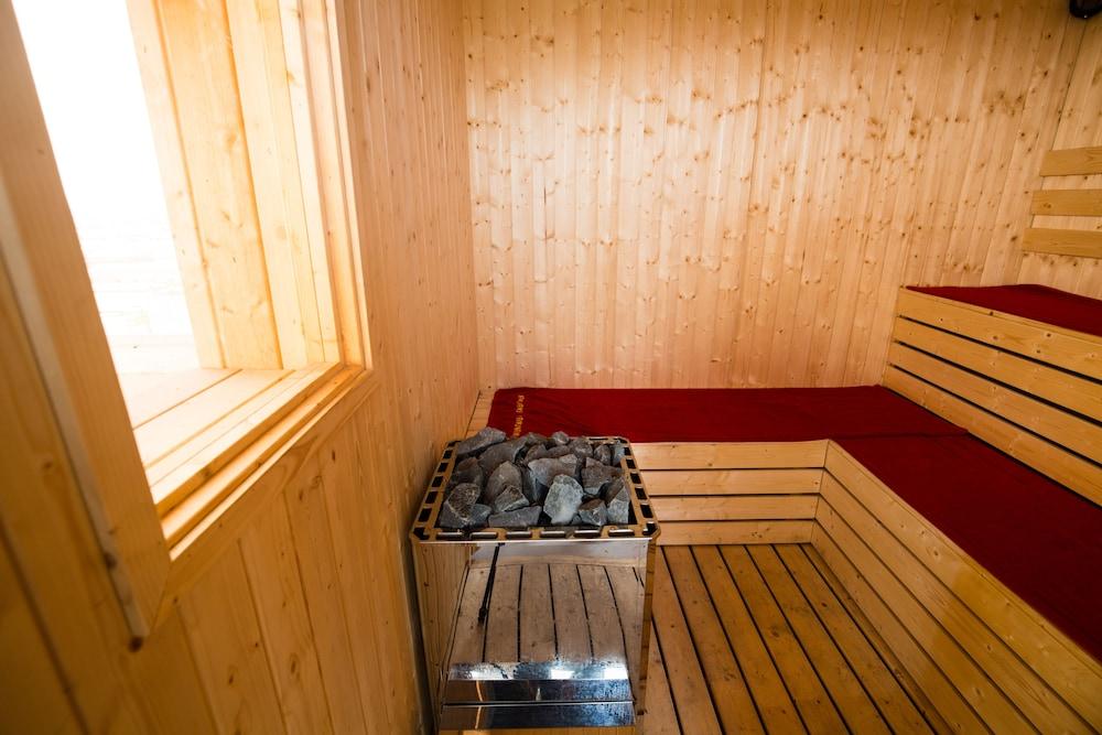 Phoenix 1 Hotel & Apartments Дананг Екстериор снимка